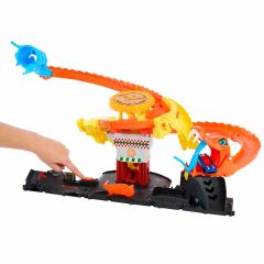 Hot Wheels Pizza Slam Kobra Saldırısı Oyun Seti HTN81